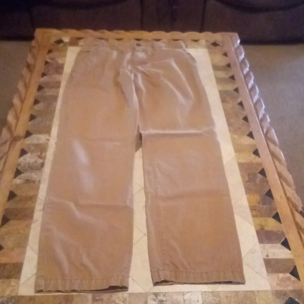 American Eagle khakis 28x32 - Picture 2 of 9